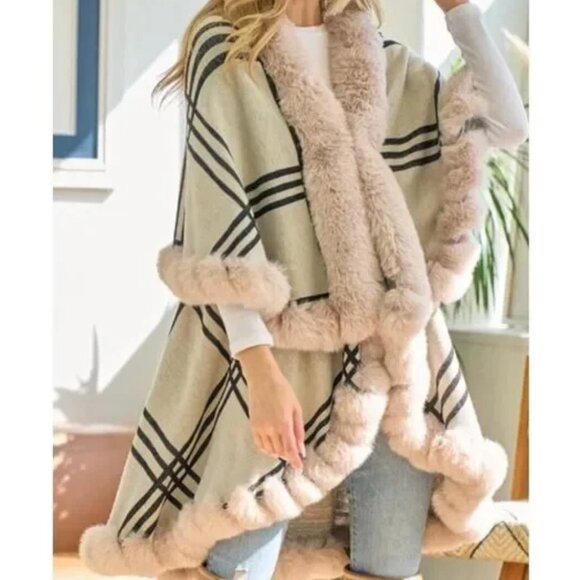 Ivory Plaid Faux Fur Trim Mob Wife Poncho BOHO Layered Cape Coat Size S/M - Picture 2 of 10